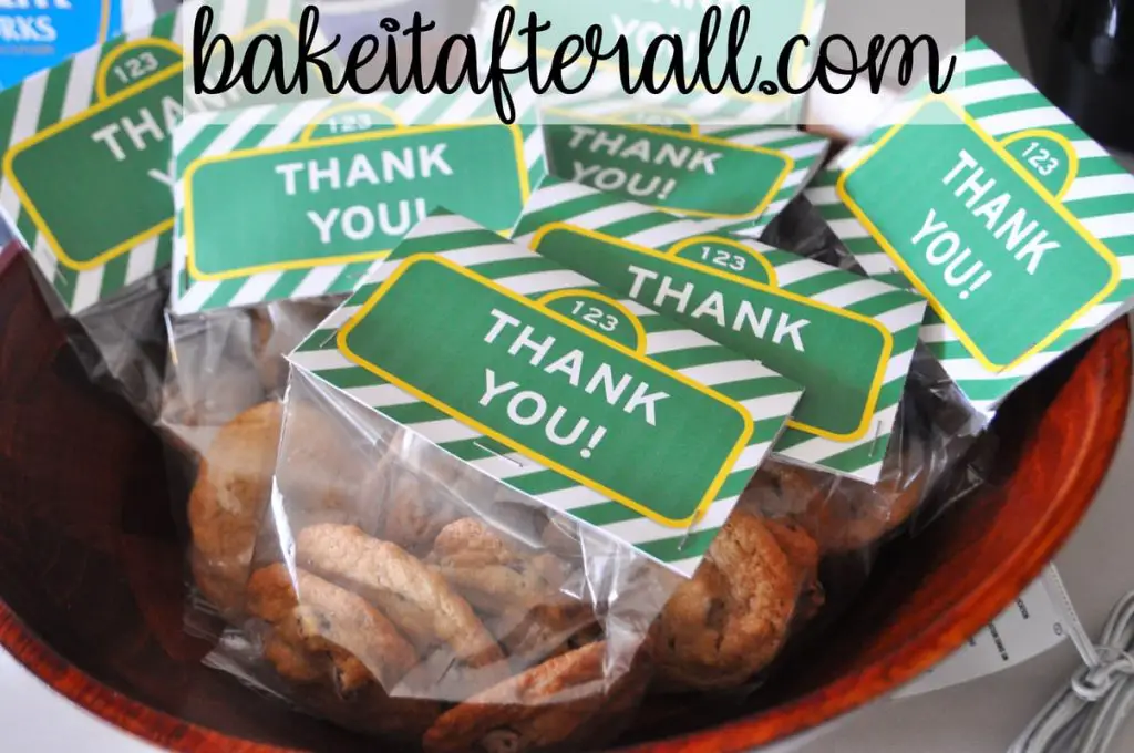 chocolate chip cookie favors wrapped in individual bags