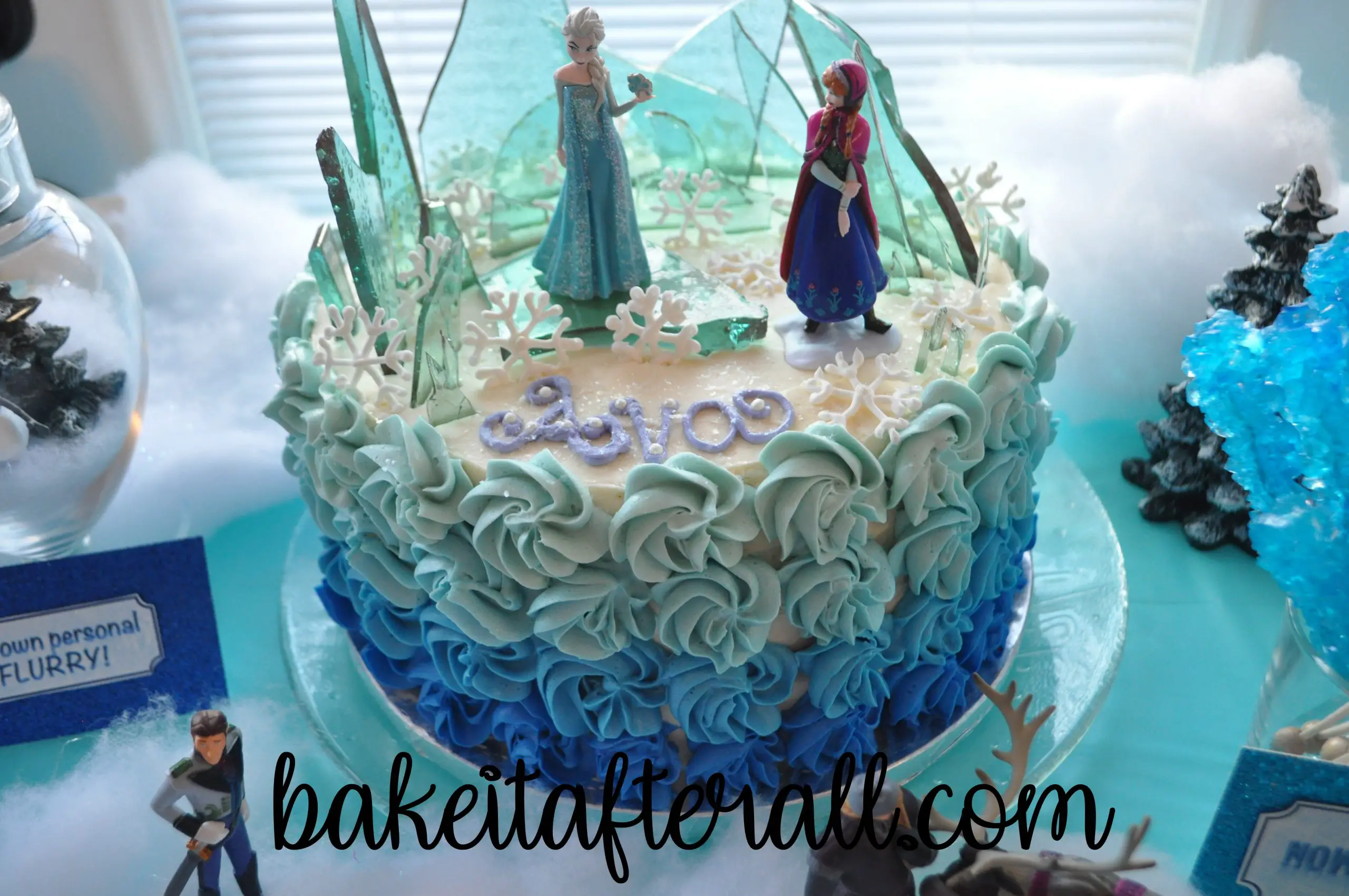 Frozen Birthday Cake with snowflakes | Baked by Nataleen