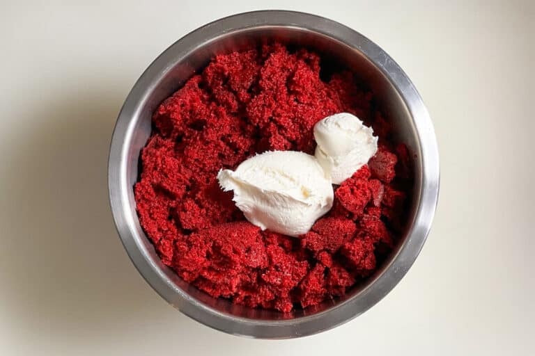 Ruby Red Cake Pops - You're Gonna Bake It After All