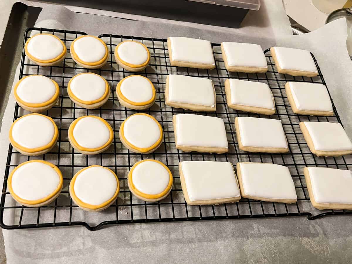 Pocket watch cookies without the faces drawn on