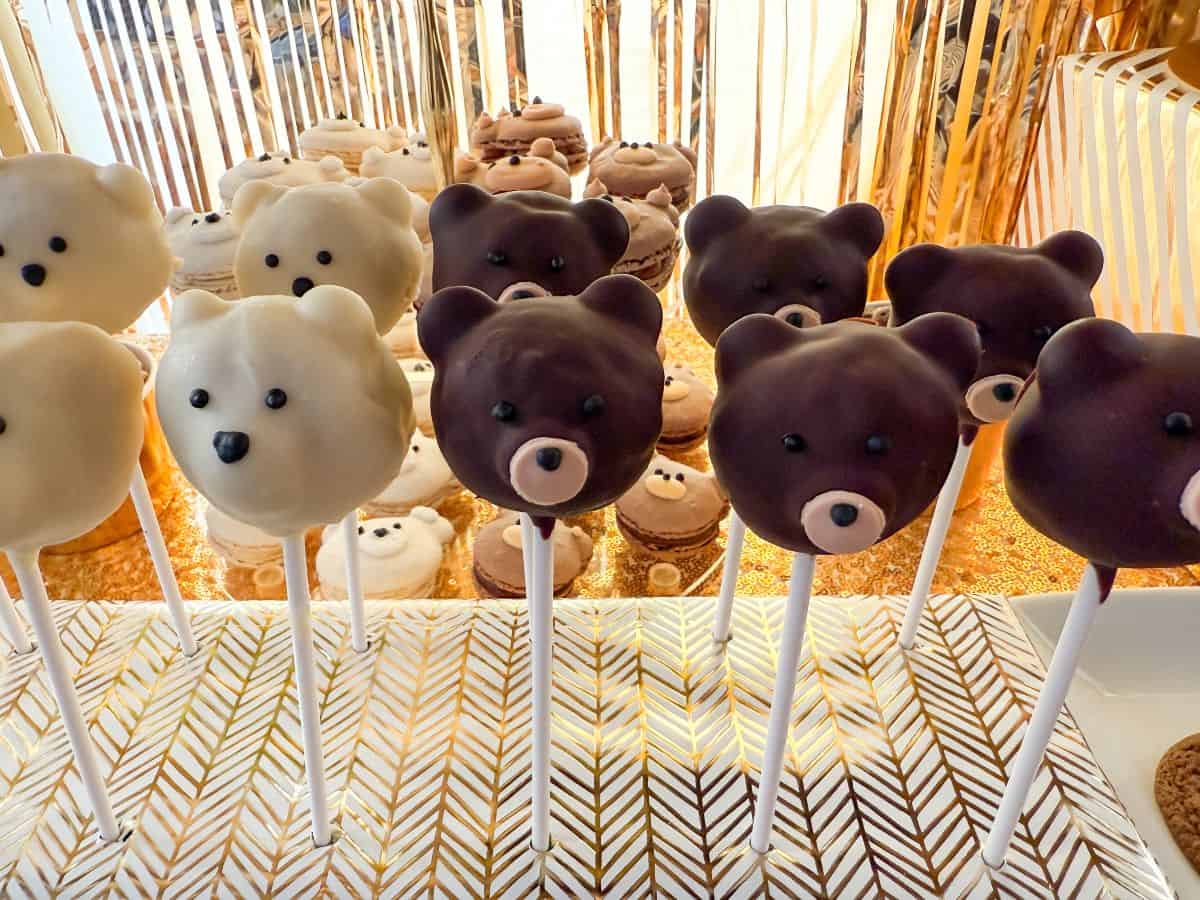 Polar bear and Teddy bear cake pops