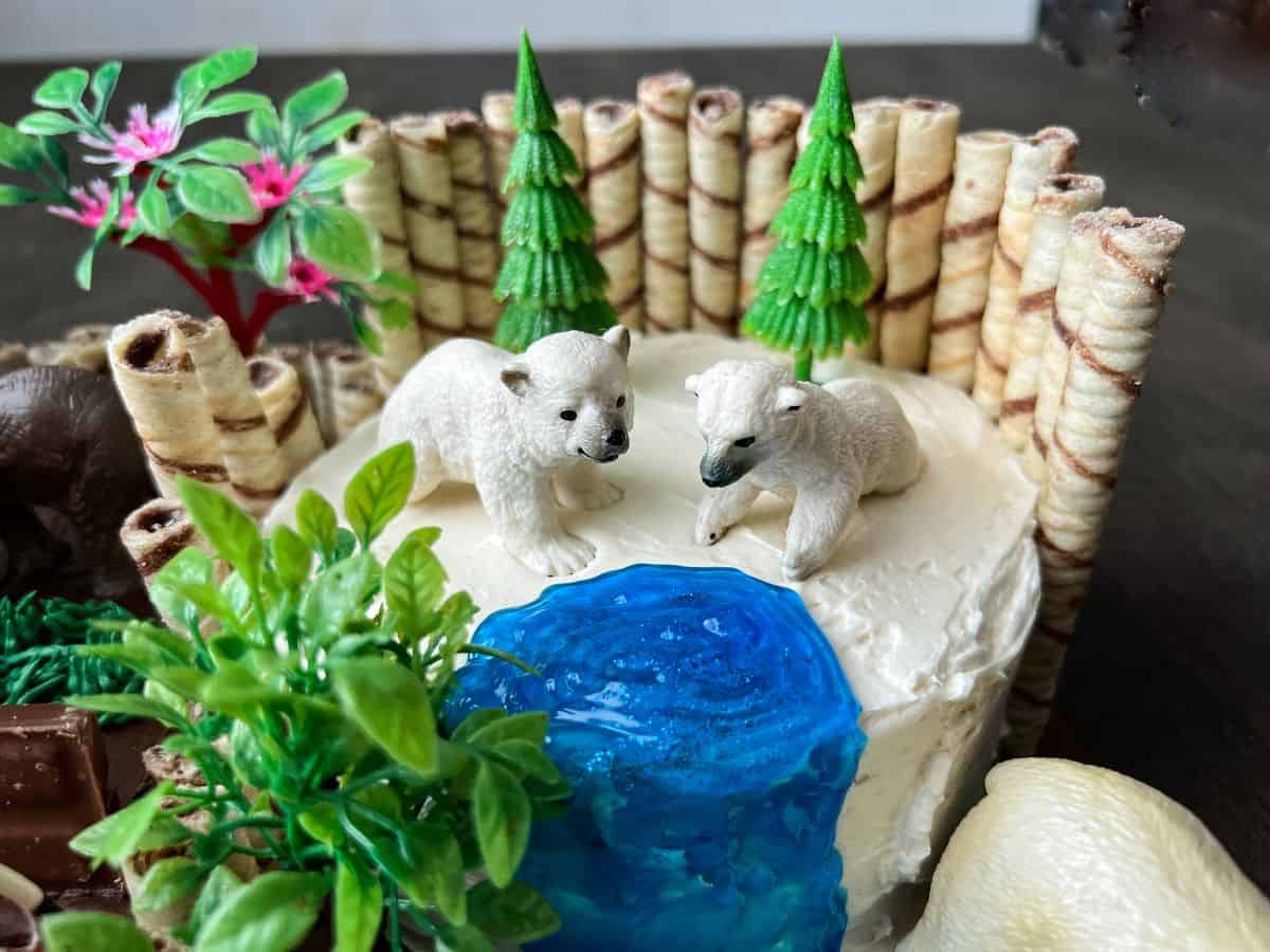 a polar bear exhibit of a zoo cake